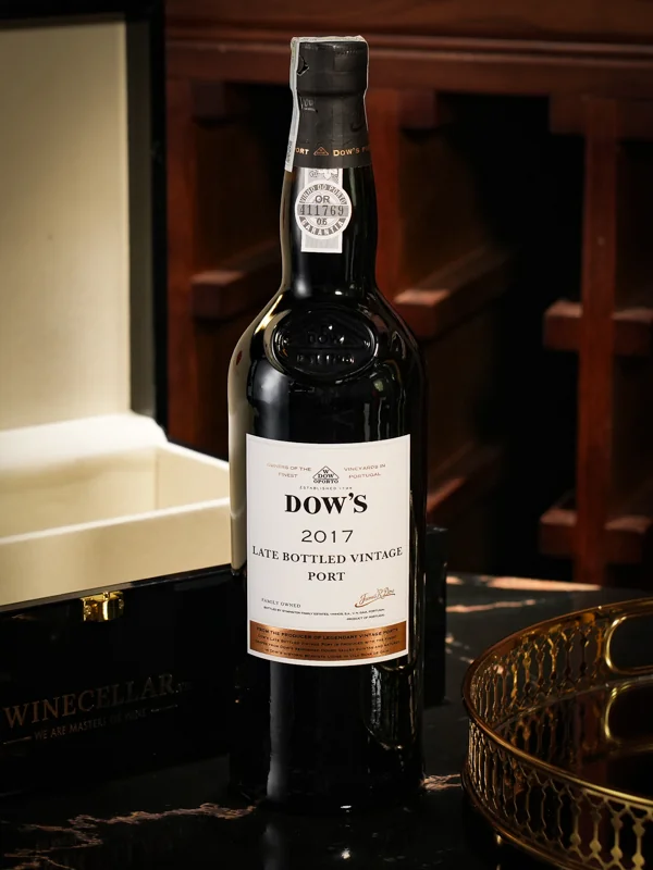Rượu Vang Cường Hóa Dow’s Late Bottled Vintage Port 2017 ảnh 2
